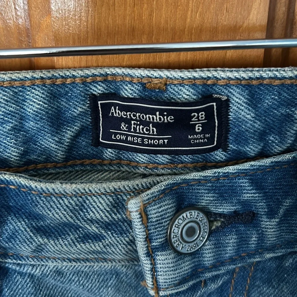 A&F Low Rise Short NWOT - Picture 4 of 5